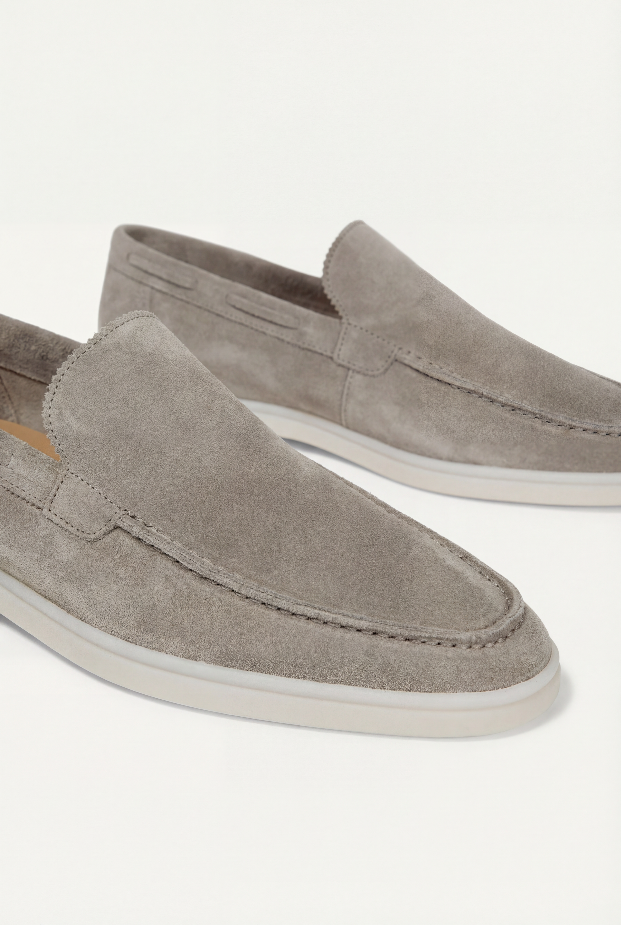 Moreno Classic Suede Loafer Light Gray
